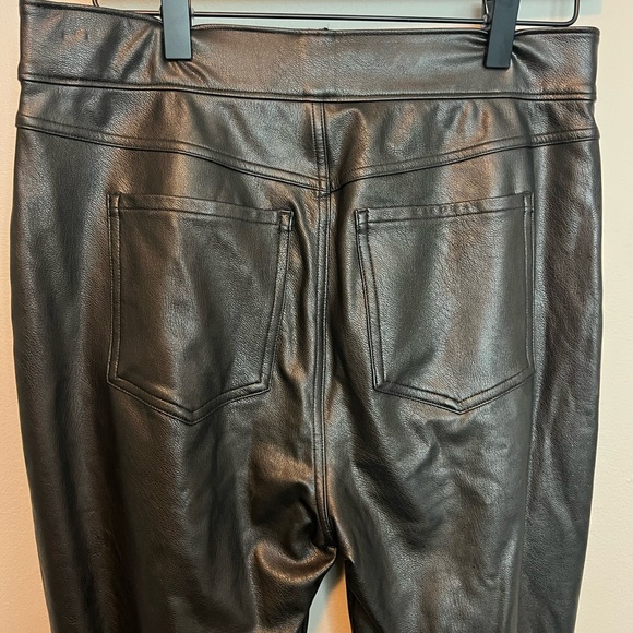 EUC Ladies Spanx Leather Like Skinny Pant Size Medium - Picture 3 of 7